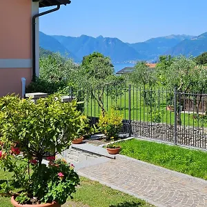  Appartement With Garden And Parking Italie